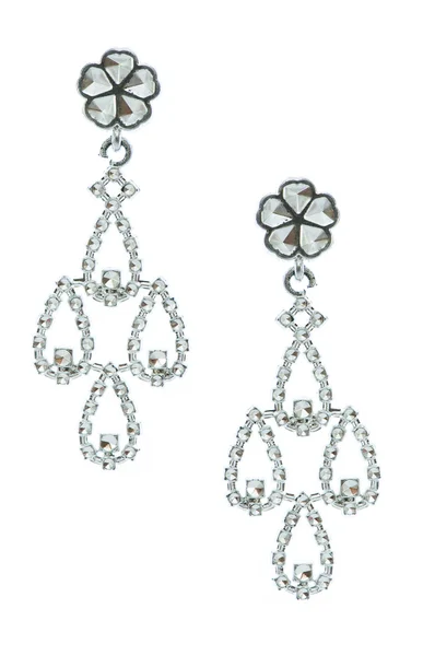 Silver Earrings Silver earrings geïsoleerd op de witte — Stockfoto