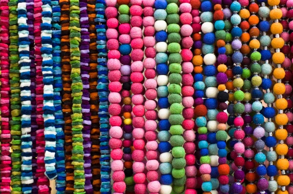Färgade pärlor — Stockfoto