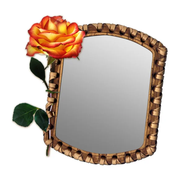 Staré zrcadlo s krásnou růží — Stock fotografie