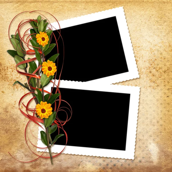 古いグランジ背景に花束とカード — ストック写真