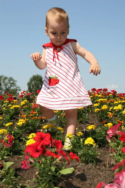 Baby in flowers — Stock Photo, Image