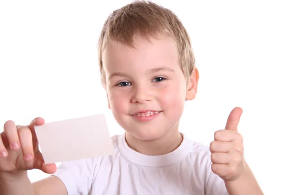 Хлопчик дає все гаразд з карткою для тексту — стокове фото