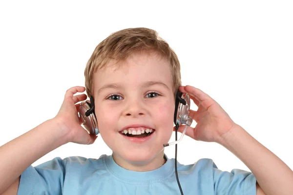 Gelukkige jongen met koptelefoon 2 — Stockfoto