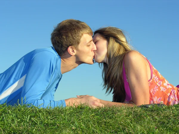 Pocałunek pary — Zdjęcie stockowe