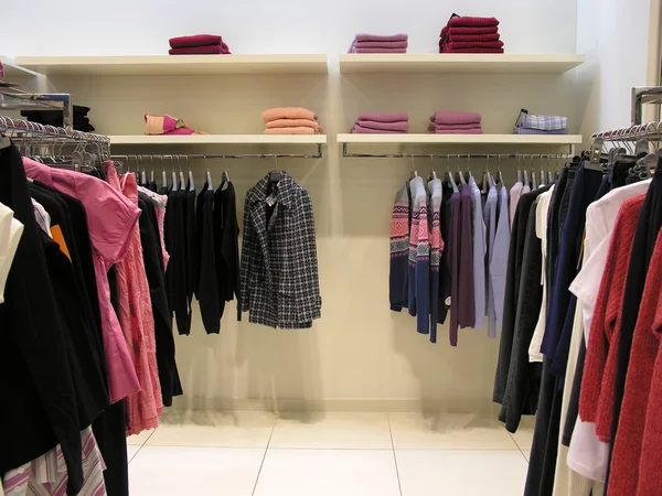 Oblečení v obchodě — Stock fotografie