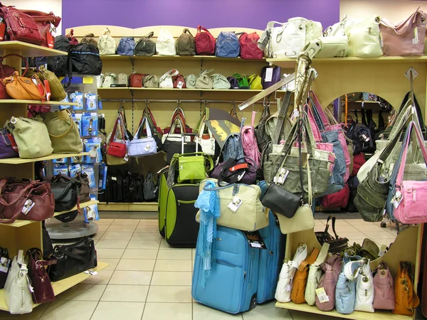 Väskor i butik — Stockfoto