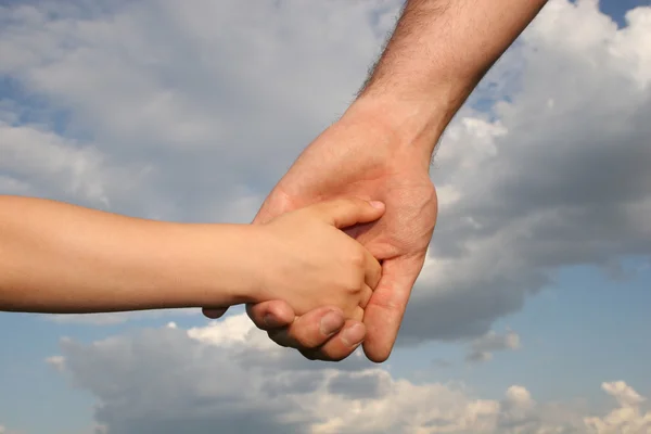 Ręce Ojca i syna — Zdjęcie stockowe