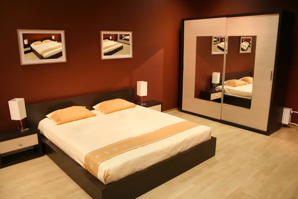 Kahverengi yatak odası — Stok fotoğraf
