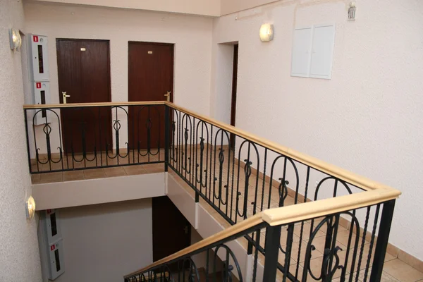 Lugar de descanso escada do hotel — Fotografia de Stock