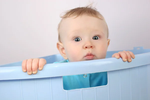 Baby from box — Stock Photo, Image
