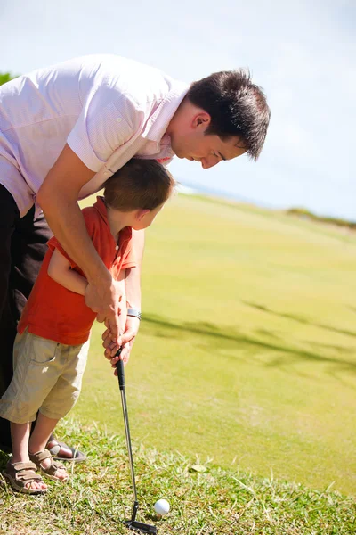 Обучение гольфу — стоковое фото