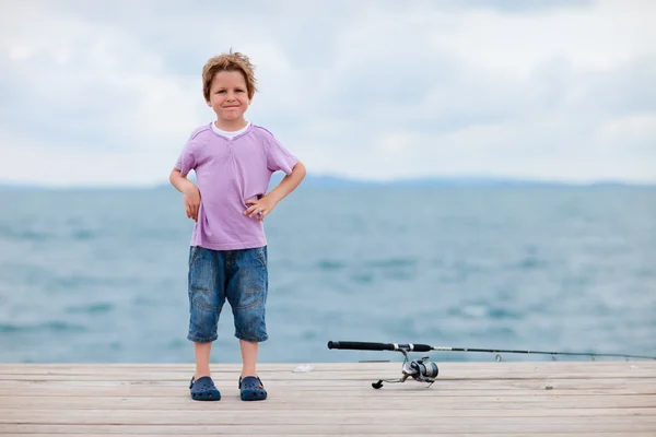 Anak memancing — Stok Foto