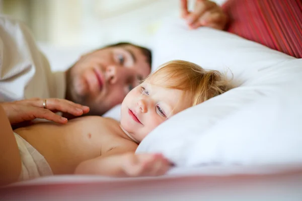 Familia en casa — Foto de Stock