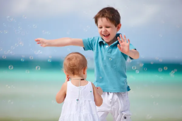 Két boldog gyerekek — Stock Fotó