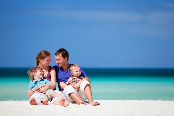 Rodina na dovolené — Stock fotografie