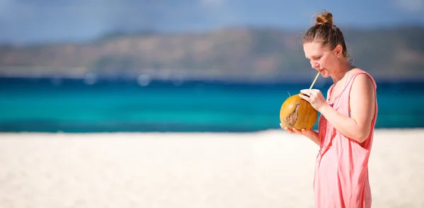 Girl with coconut — Stock Photo, Image