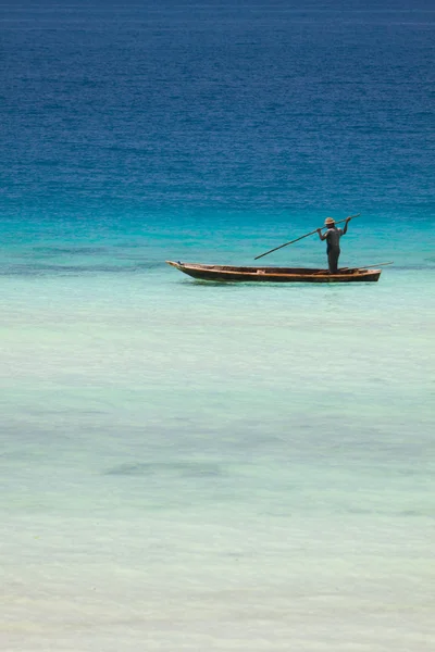 Boat in ocean — Stock Photo, Image