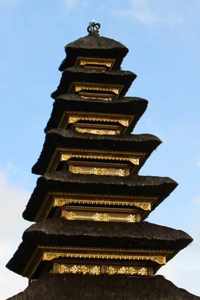 巴厘岛寺庙屋顶的特写 — 图库照片