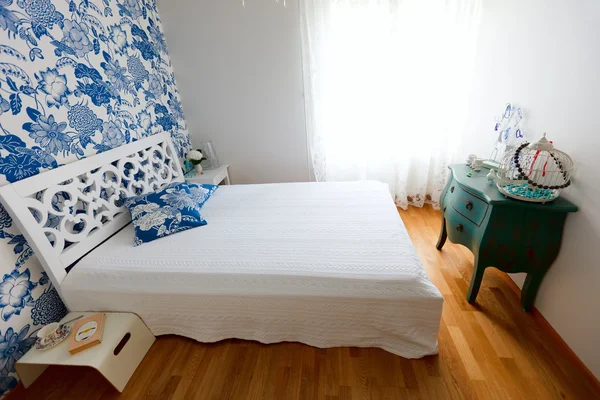 Beautifully decorated bedroom — Stock Photo, Image