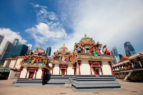 Храм Шри Мариаммана в Сингапуре — стоковое фото