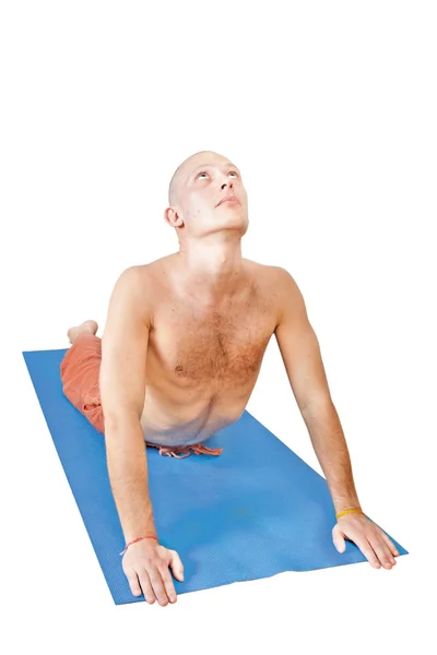 Yoga. mannen i bhujanga asana position — Stockfoto