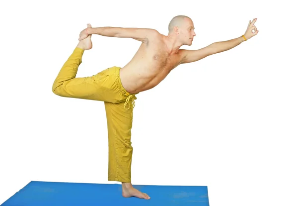 Yoga. Uomo in natarja asana posizione — Foto Stock