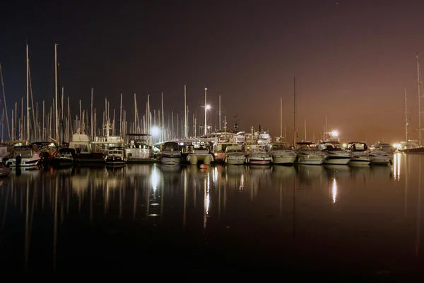 Jachty w nocy — Zdjęcie stockowe
