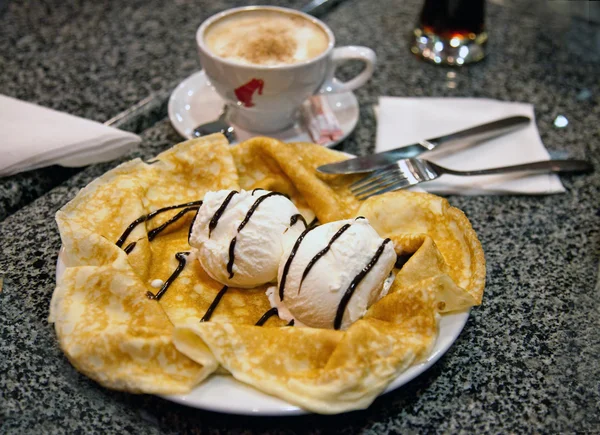 Icecream su pancake — Foto Stock
