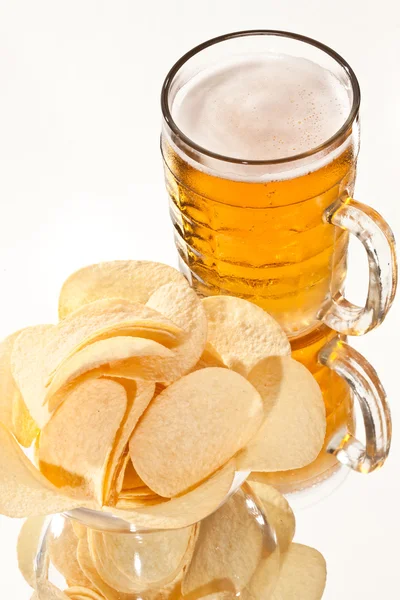 Beer and chip — Zdjęcie stockowe
