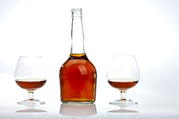Láhev s brandy — Stock fotografie