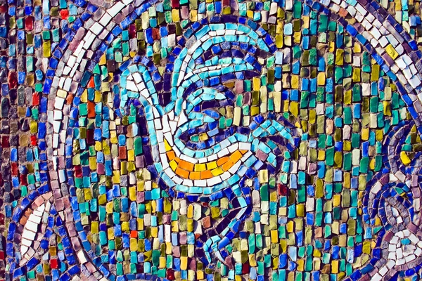 Colorful mosaic bird texture on wall — Stock Photo, Image