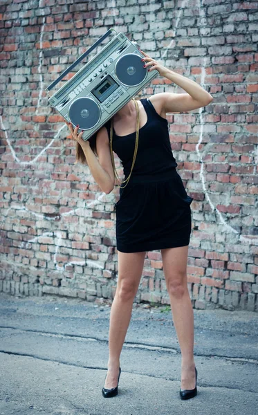 Woman with boom box face — Stock Photo, Image