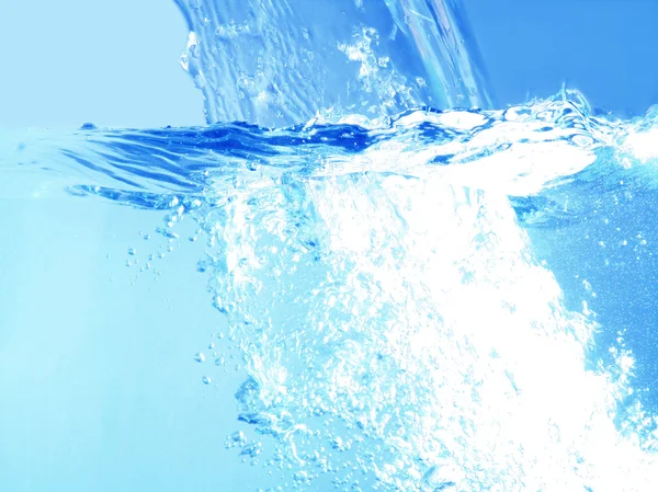 Fluxo fresco na superfície da água — Fotografia de Stock