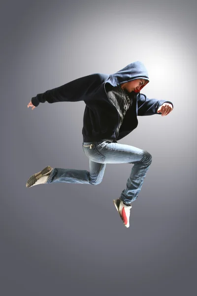 Jeune danseur sautant — Photo