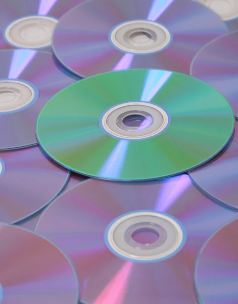 Диски DVD на компьютере — стоковое фото