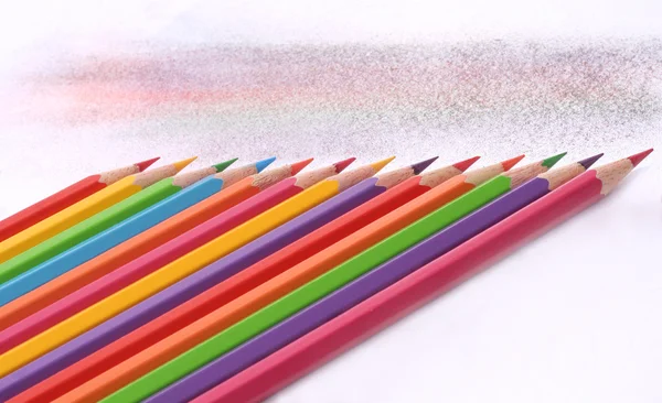 Crayon de couleur isolé sur blanc — Photo