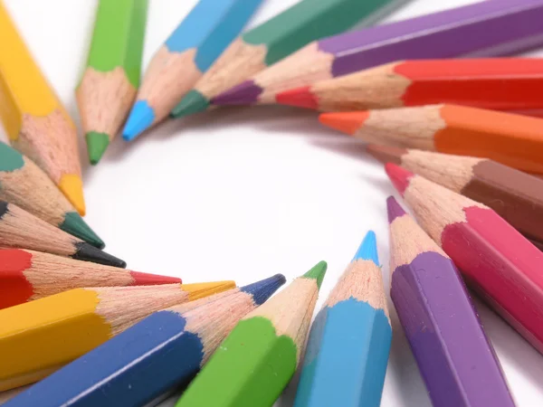 Асортимент кольорових олівців з шадо — стокове фото