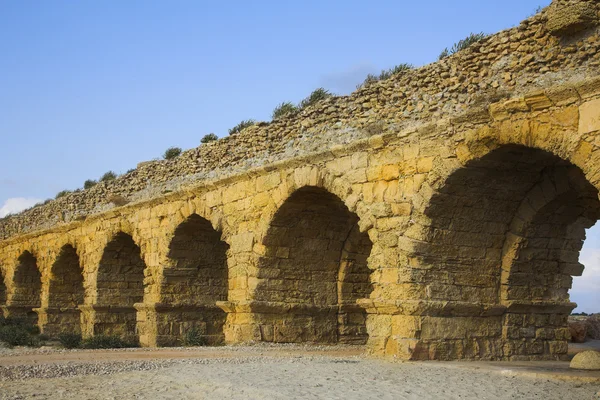 Das Aquädukt der römischen Zeit — Stockfoto