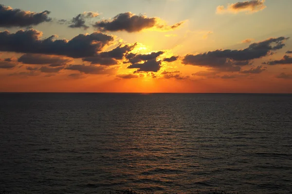 Západ slunce v létě nad mořem — Stock fotografie