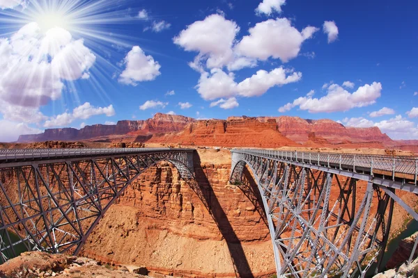 The sun is shining over Navajo Bridge — Stock Photo, Image