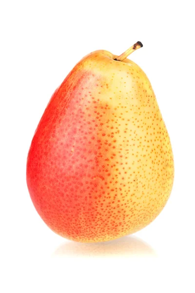 Una pera madura roja y amarilla — Foto de Stock