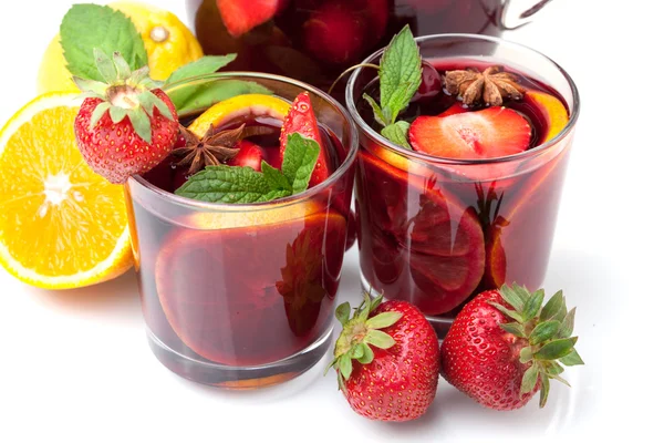 Two glasses of fresh fruit sangria — Stock Photo, Image