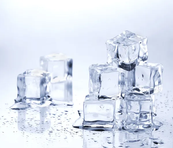 Cubes de glace en fusion — Photo