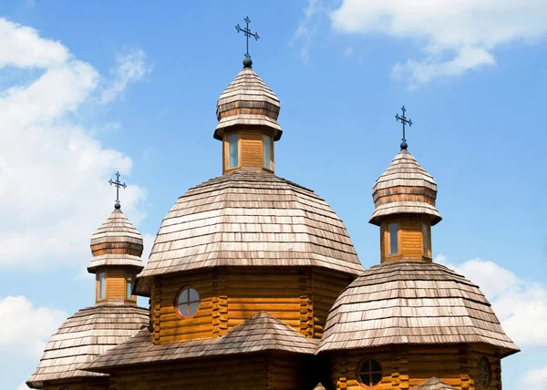Vieille église en bois en Ukraine — Photo