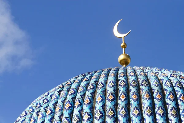 Kupolen i s: t Petersburgs domkyrka moskén (Ryssland) — Stockfoto