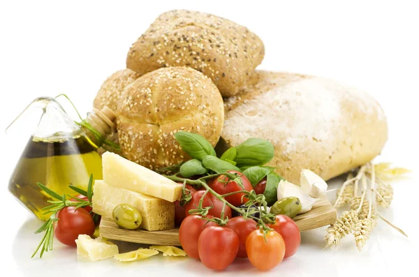 Färska ingredienser för en italiensk middag — Stockfoto