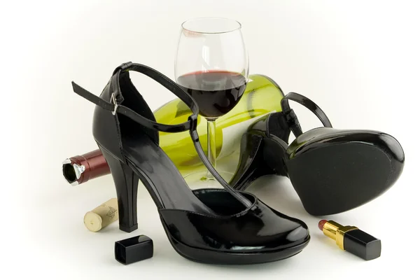 Cipő bor és rúzs — Stock Fotó