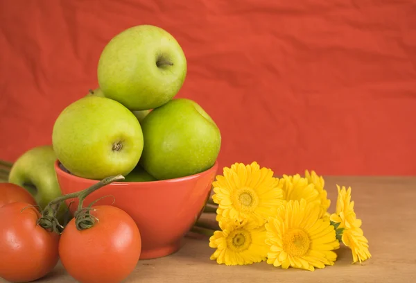 Kırmızı, sarı, yeşil - sağlıklı natürmort — Stok fotoğraf