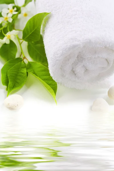 Wellness-Handtücher mit Blume — Stockfoto