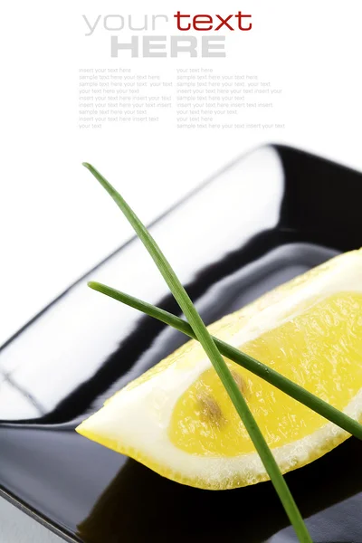 Lemon and chives — Stock Photo, Image